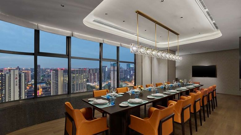 <b>DoubleTree by Hilton Chengdu Riverside Restaurant</b>. Images powered by <a href="https://iceportal.shijigroup.com/" title="IcePortal" target="_blank">IcePortal</a>.
