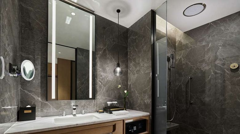 <b>DoubleTree by Hilton Chengdu Riverside Room</b>. Images powered by <a href="https://iceportal.shijigroup.com/" title="IcePortal" target="_blank">IcePortal</a>.