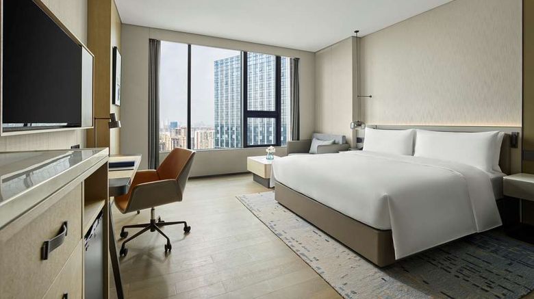 <b>DoubleTree by Hilton Chengdu Riverside Room</b>. Images powered by <a href="https://iceportal.shijigroup.com/" title="IcePortal" target="_blank">IcePortal</a>.