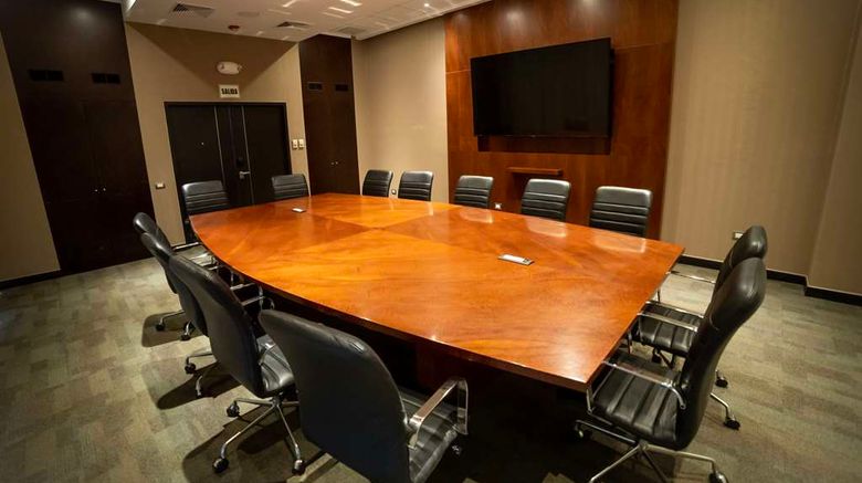 <b>DoubleTree by Hilton Trujillo Meeting</b>. Images powered by <a href="https://iceportal.shijigroup.com/" title="IcePortal" target="_blank">IcePortal</a>.