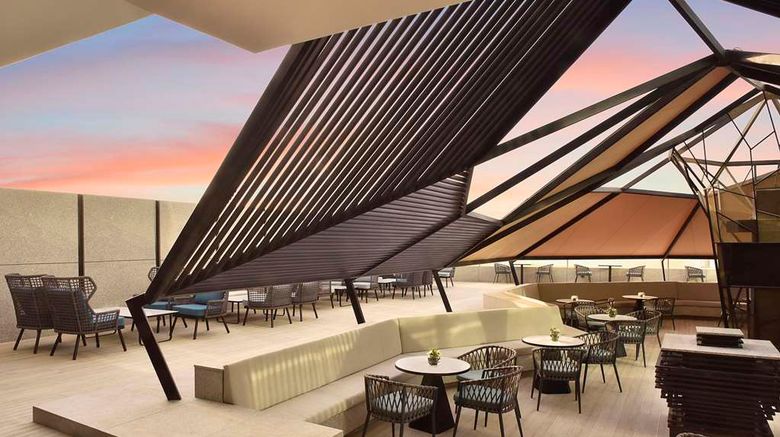 <b>Hilton Bahrain Restaurant</b>. Images powered by <a href="https://iceportal.shijigroup.com/" title="IcePortal" target="_blank">IcePortal</a>.