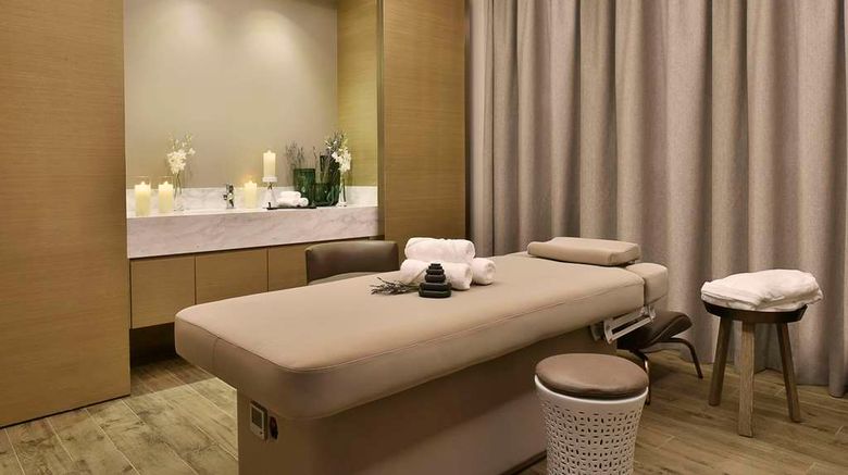 <b>Hilton Bahrain Spa</b>. Images powered by <a href="https://iceportal.shijigroup.com/" title="IcePortal" target="_blank">IcePortal</a>.