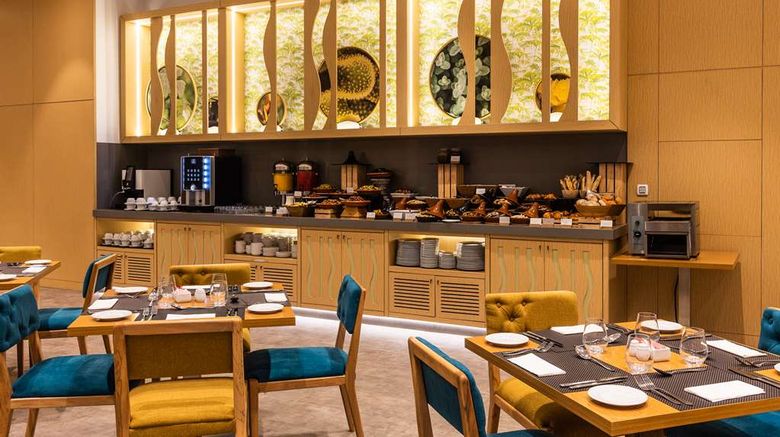 <b>Hilton Garden Inn Casablanca Sud Restaurant</b>. Images powered by <a href="https://iceportal.shijigroup.com/" title="IcePortal" target="_blank">IcePortal</a>.
