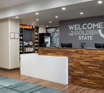 Hampton Inn Oakhurst-Yosemite Lobby