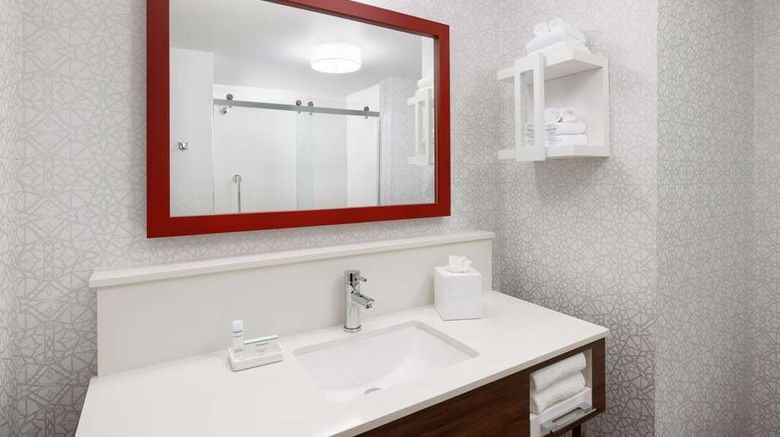 <b>Hampton Inn Oakhurst-Yosemite Room</b>. Images powered by <a href="https://iceportal.shijigroup.com/" title="IcePortal" target="_blank">IcePortal</a>.