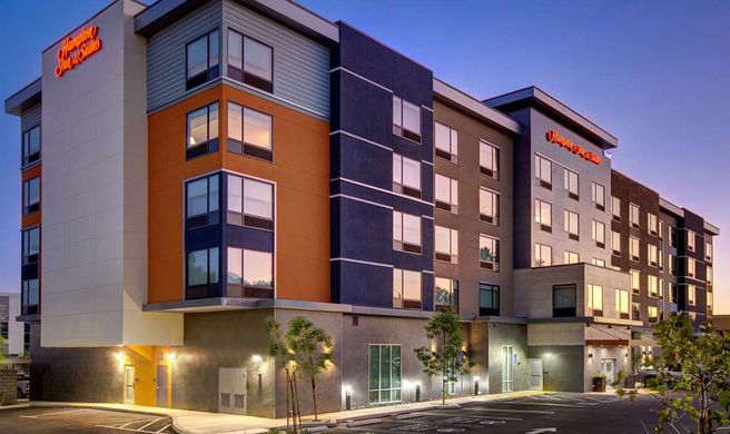 Hampton Inn & Suites Rancho Cucamonga Exterior