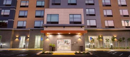 Hampton Inn & Suites Rancho Cucamonga Exterior