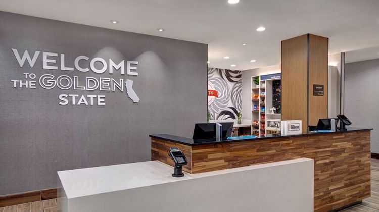 Hampton Inn & Suites Rancho Cucamonga Lobby