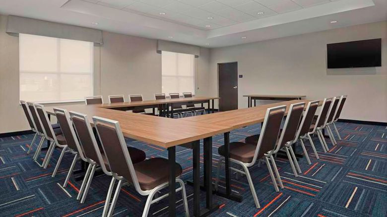 <b>Hampton Inn by Hilton Port Hope Meeting</b>. Images powered by <a href="https://iceportal.shijigroup.com/" title="IcePortal" target="_blank">IcePortal</a>.