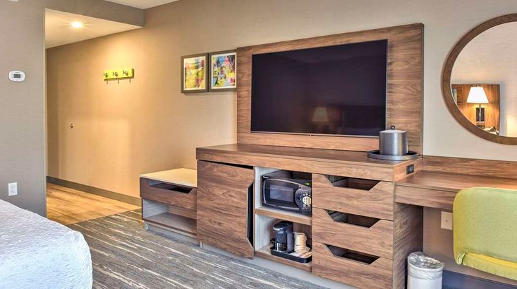 Hampton Inn & Suites Keene Room