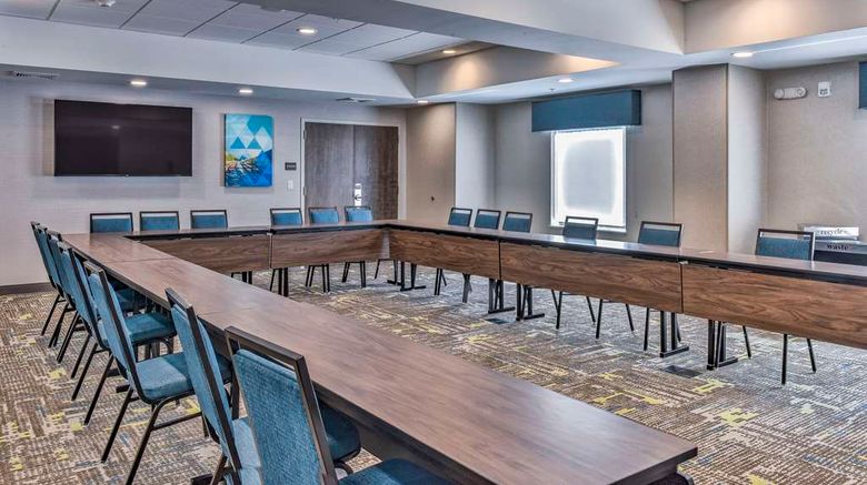 <b>Hampton Inn & Suites Keene Meeting</b>. Images powered by <a href="https://iceportal.shijigroup.com/" title="IcePortal" target="_blank">IcePortal</a>.