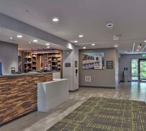 Hampton Inn & Suites Keene Lobby