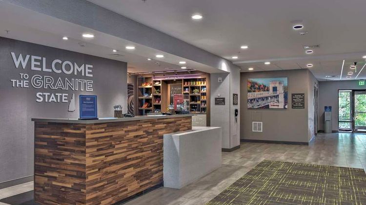 Hampton Inn & Suites Keene Lobby