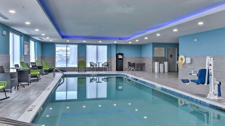 <b>Hampton Inn & Suites Keene Pool</b>. Images powered by <a href="https://iceportal.shijigroup.com/" title="IcePortal" target="_blank">IcePortal</a>.