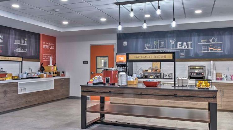 Hampton Inn & Suites Keene Restaurant