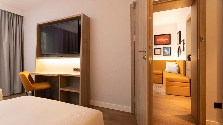 <b>Hampton by Hilton Bialystok Room</b>. Images powered by <a href="https://iceportal.shijigroup.com/" title="IcePortal" target="_blank">IcePortal</a>.