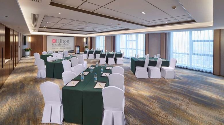 <b>Hilton Garden Inn Jinzhou Central Street Meeting</b>. Images powered by <a href="https://iceportal.shijigroup.com/" title="IcePortal" target="_blank">IcePortal</a>.