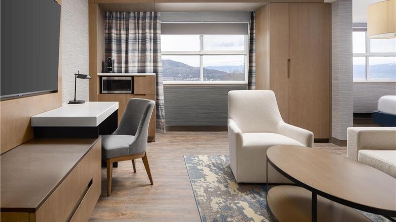 <b>DoubleTree by Hilton West Kelowna Room</b>. Images powered by <a href="https://iceportal.shijigroup.com/" title="IcePortal" target="_blank">IcePortal</a>.