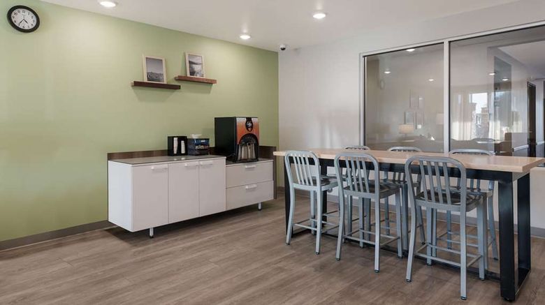 <b>WoodSpring Suites Phoenix-Deer Valley Lobby</b>. Images powered by <a href="https://iceportal.shijigroup.com/" title="IcePortal" target="_blank">IcePortal</a>.