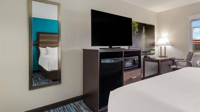 <b>Clarion Pointe Harrodsburg-Danville Room</b>. Images powered by <a href="https://iceportal.shijigroup.com/" title="IcePortal" target="_blank">IcePortal</a>.
