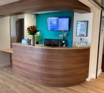 Kyriad Dol de Bretagne Lobby