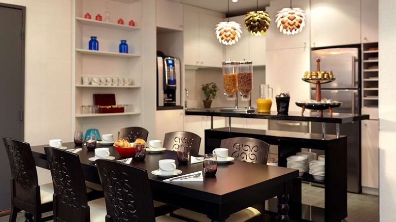 <b>Hotel Miramar Restaurant</b>. Images powered by <a href="https://iceportal.shijigroup.com/" title="IcePortal" target="_blank">IcePortal</a>.