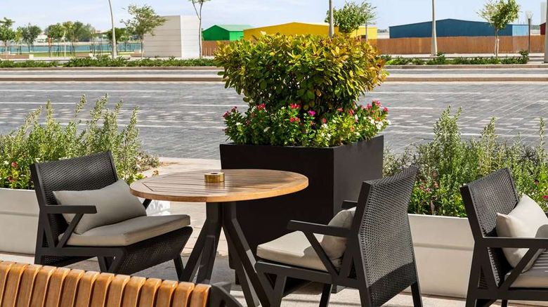 <b>Wyndham Grand Doha West Bay Beach Restaurant</b>. Images powered by <a href="https://iceportal.shijigroup.com/" title="IcePortal" target="_blank">IcePortal</a>.