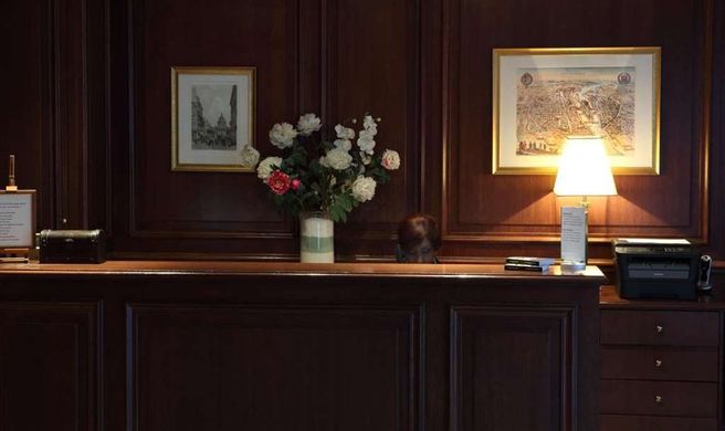 Amiral Hotel Paris Lobby
