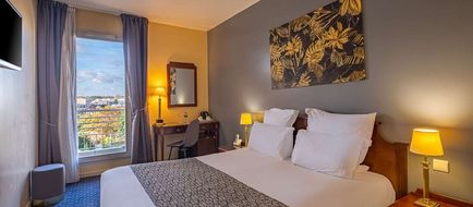 Amiral Hotel Paris Room