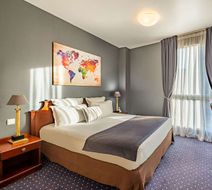 Amiral Hotel Paris Room