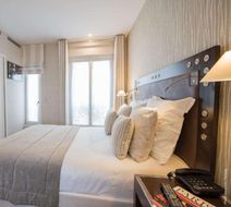 Le 46 Hotel Room