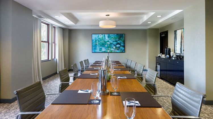 Colcord Hotel, Curio Collection Hilton Meeting