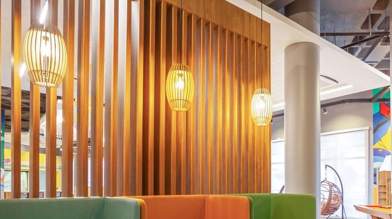 <b>Tru by Hilton Criciuma Lobby</b>. Images powered by <a href="https://iceportal.shijigroup.com/" title="IcePortal" target="_blank">IcePortal</a>.