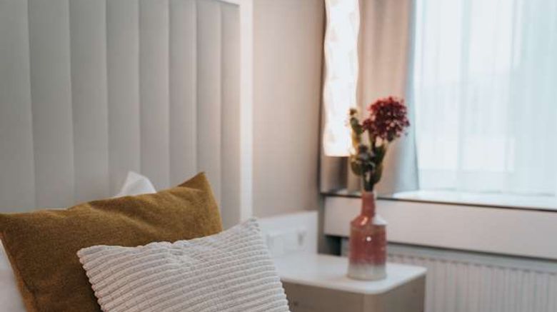 <b>The Blasky Room</b>. Images powered by <a href="https://iceportal.shijigroup.com/" title="IcePortal" target="_blank">IcePortal</a>.