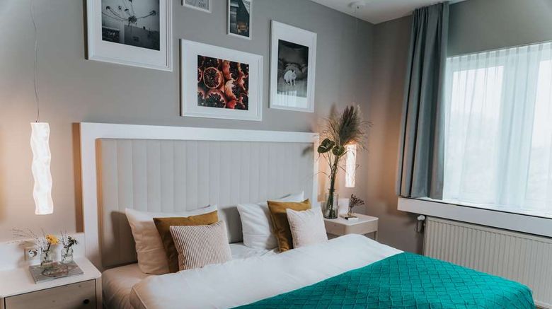 <b>The Blasky Room</b>. Images powered by <a href="https://iceportal.shijigroup.com/" title="IcePortal" target="_blank">IcePortal</a>.