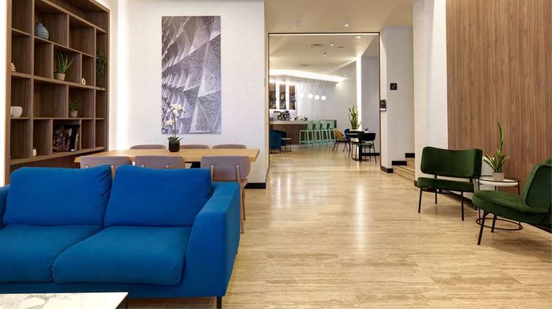 <b>Radisson Hotel Ferrara Lobby</b>. Images powered by <a href="https://iceportal.shijigroup.com/" title="IcePortal" target="_blank">IcePortal</a>.