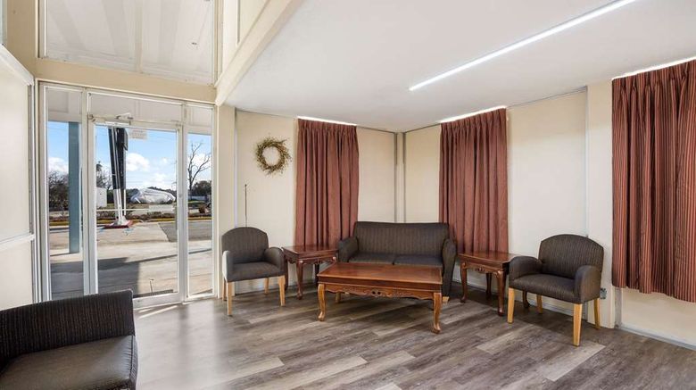<b>Rodeway Inn Cecil Lobby</b>. Images powered by <a href="https://iceportal.shijigroup.com/" title="IcePortal" target="_blank">IcePortal</a>.