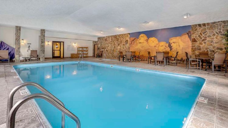 Comfort Inn & Suites Mt. Rushmore Pool
