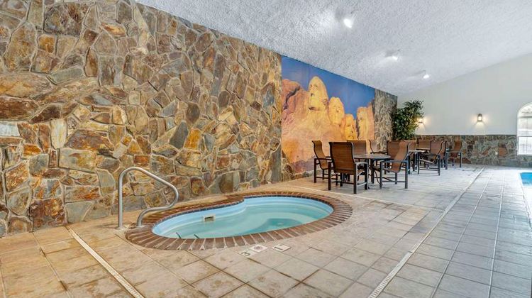 Comfort Inn & Suites Mt. Rushmore Pool