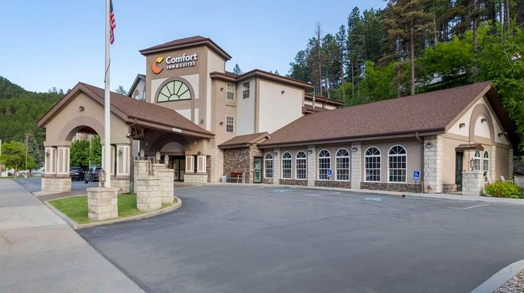 Comfort Inn & Suites Mt. Rushmore Exterior