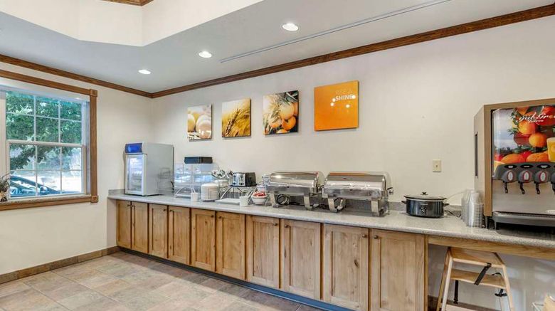 <b>Comfort Inn & Suites Mt. Rushmore Restaurant</b>. Images powered by <a href="https://iceportal.shijigroup.com/" title="IcePortal" target="_blank">IcePortal</a>.