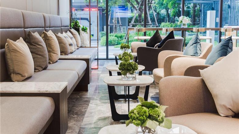<b>Wyndham Bangkok Queen Convention Centre Lobby</b>. Images powered by <a href="https://iceportal.shijigroup.com/" title="IcePortal" target="_blank">IcePortal</a>.