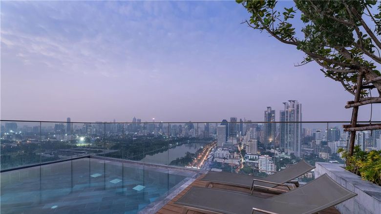 <b>Wyndham Bangkok Queen Convention Centre Pool</b>. Images powered by <a href="https://iceportal.shijigroup.com/" title="IcePortal" target="_blank">IcePortal</a>.
