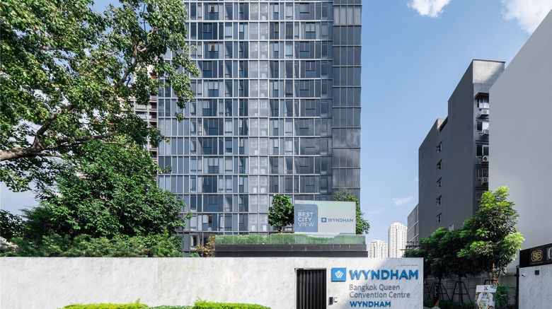<b>Wyndham Bangkok Queen Convention Centre Exterior</b>. Images powered by <a href="https://iceportal.shijigroup.com/" title="IcePortal" target="_blank">IcePortal</a>.