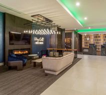 La Quinta Inn & Suites by Wyndham Lobby