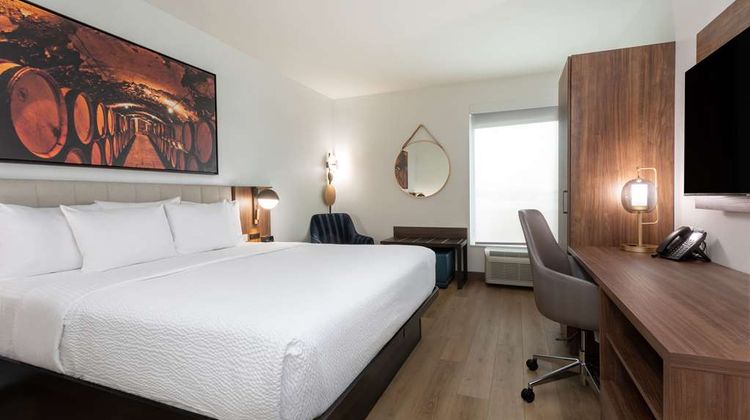 La Quinta Inn & Suites by Wyndham Room