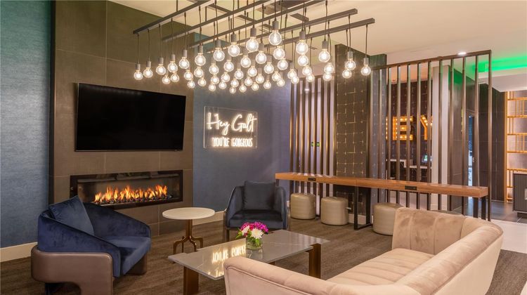 La Quinta Inn & Suites by Wyndham Lobby