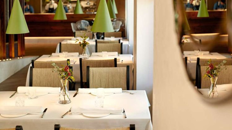 Occidental Leon Alfonso V Restaurant