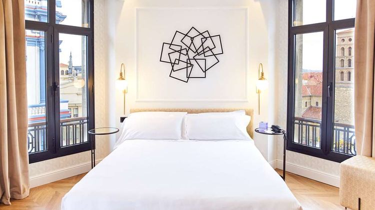 Occidental Leon Alfonso V Suite