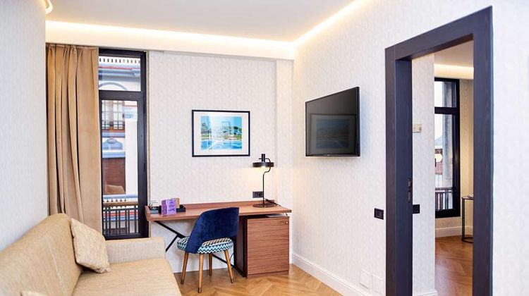 Occidental Leon Alfonso V Suite